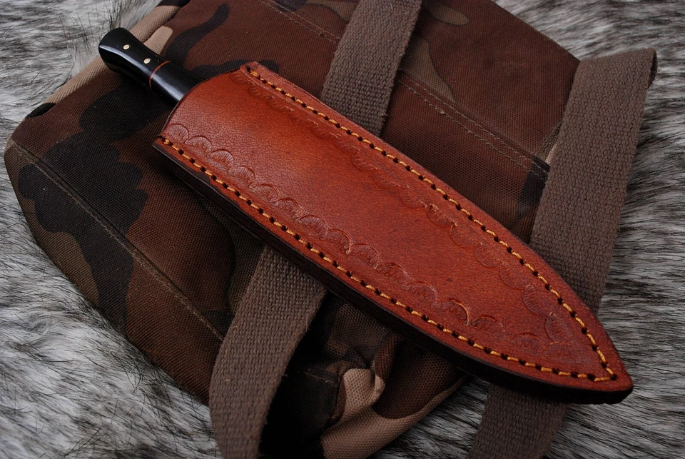 Daga de caza de acero Damasco hecha a mano personalizada hoja fija cuchillo de doble filo Foto 4 de 4