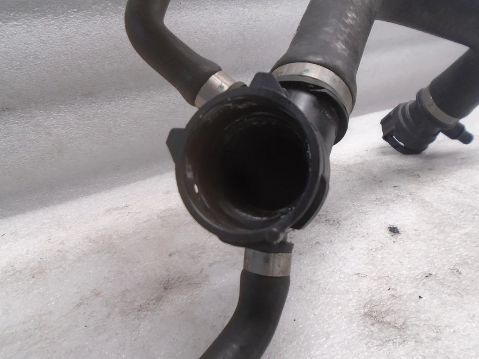 DK808243 2000-2003 BMW X5 UPPER RADIATOR COOLANT COOLING WATER HOSE 7500748 OEM — 第 4/4 张图片