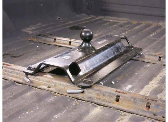 Receptor de enganche de remolque de cuello de ganso Pro Series 49080 para rieles de quinta rueda 25000 lb Foto 4 de 4