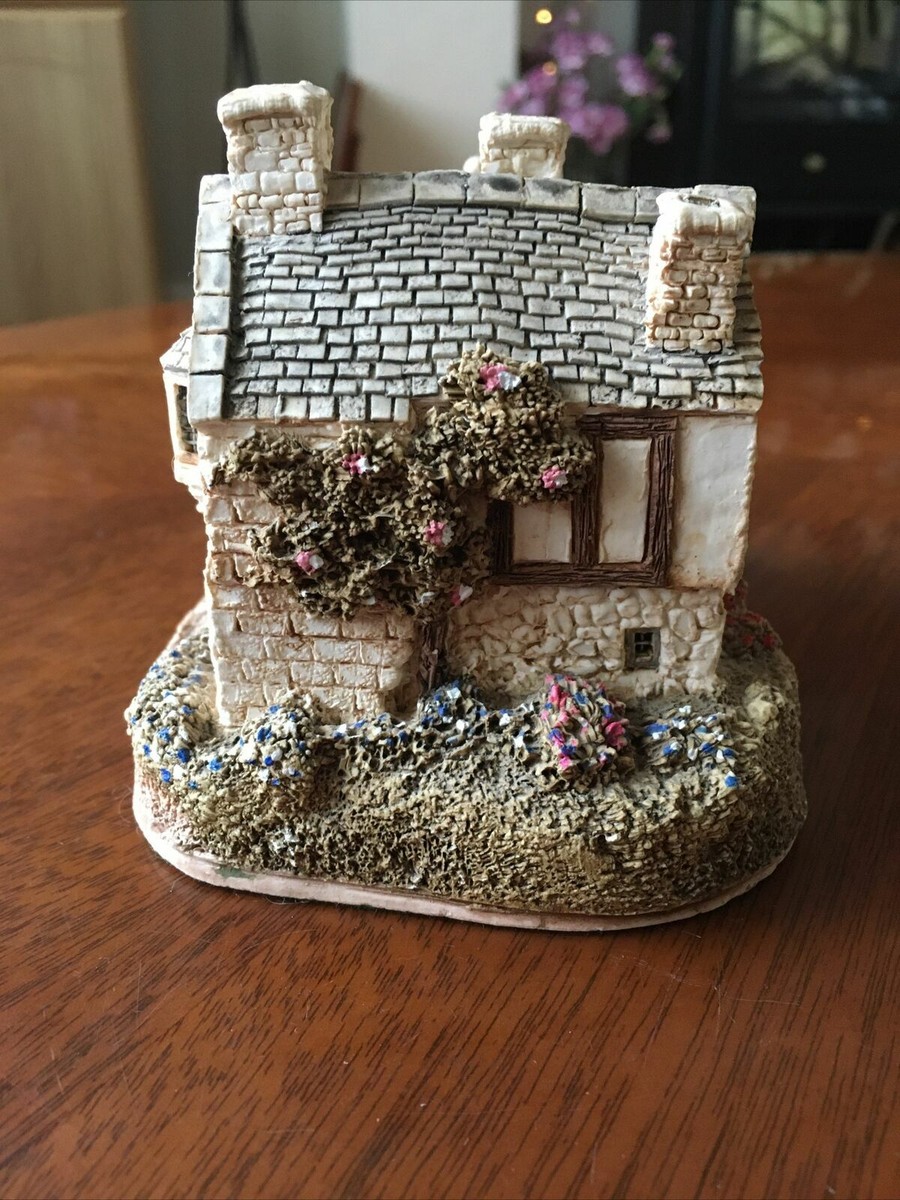 Lilliput Lane Moreton Manor Cottage Decorative Sculpture | eBay