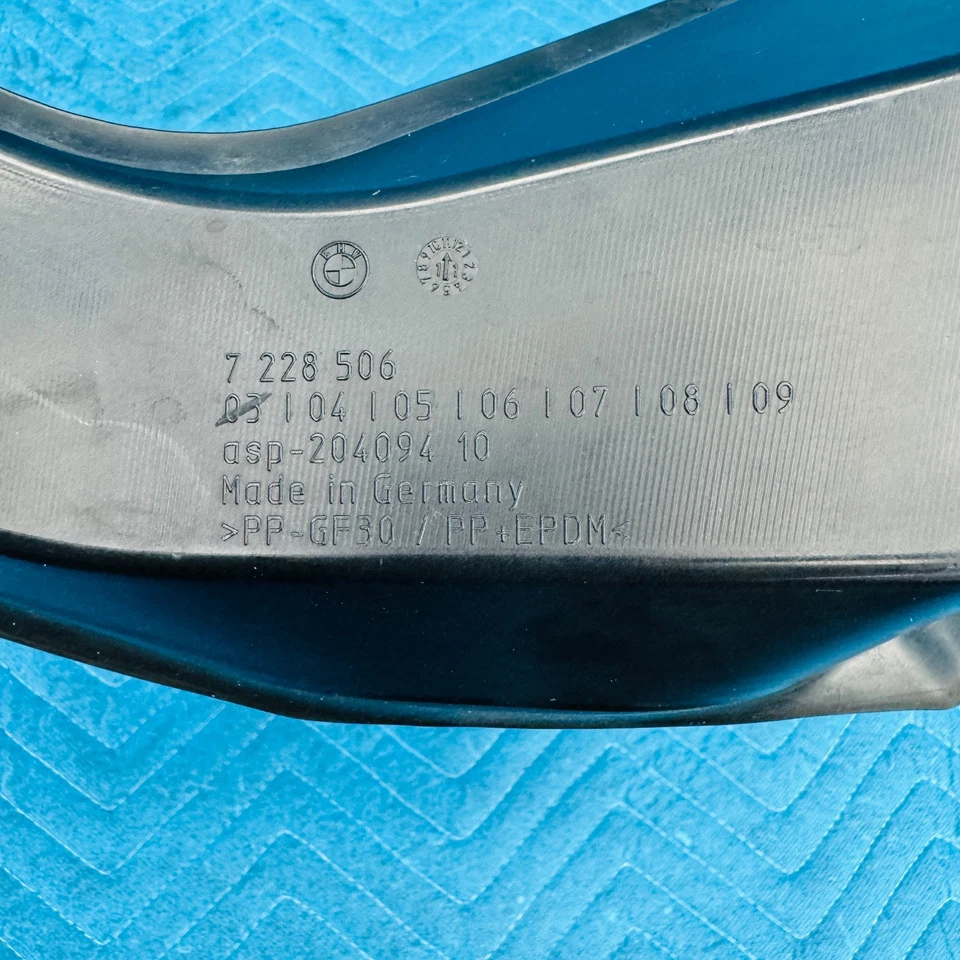 Guardabarros interior trasero derecho BMW 650i xDrive 2012-2017 OEM 7228506 Foto 2 de 4