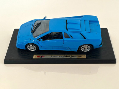 Maisto 1/18 – Lamborghini Jota 1995 – Violette – Occasion Avec Boîte