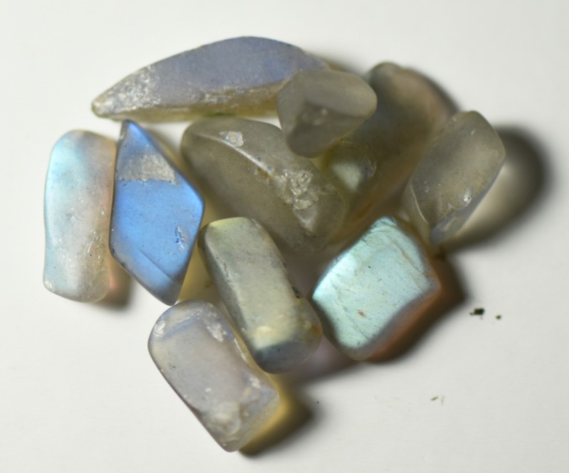 Feldspar Spectrolite Blue flash Cab or Facet 40cts tumbled rough 10 pieces