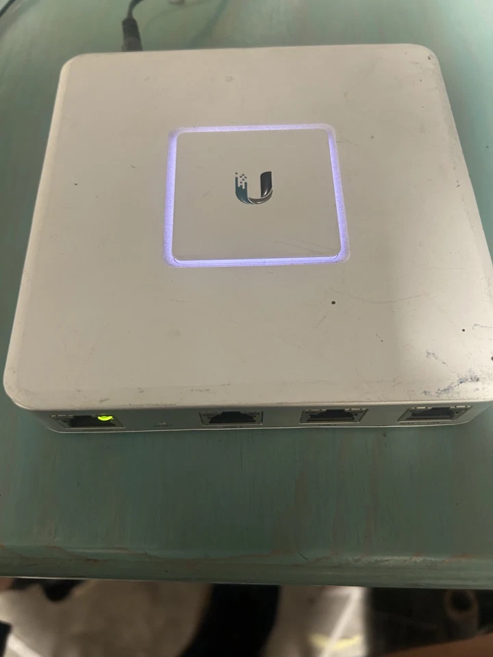 Ubiquiti UniFi Security Gateway (USG) and Cloud Key (UC-CK) Bundle - Image 2 of 4