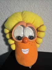 1999 Fisher Price VEGGIE TALES Plush Toys 5.5 RATTLE Googly Eyes Laura Carrot