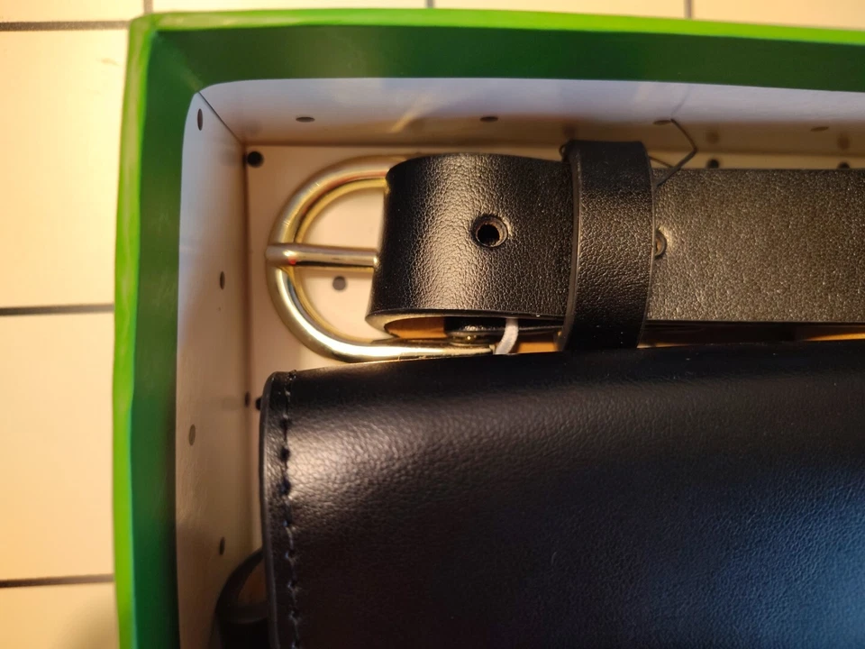 Bolso Cinturón Kate Spade Arco En Caja Mujer L/XL Ajustable Negro Cuero Genuino  Foto 3 de 4