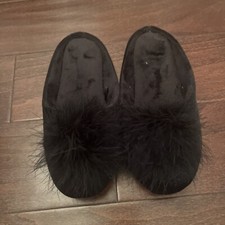 Women  s Black Slippers