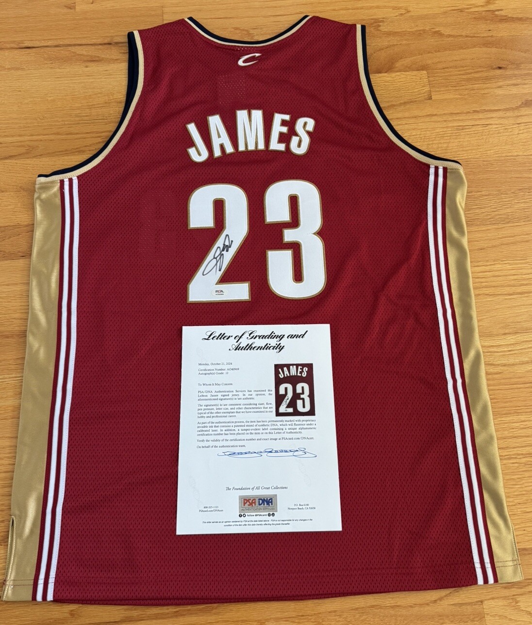 LeBron James Autographed Signed Cleveland Cavaliers NBA Jersey PSA Auto Grade 10 