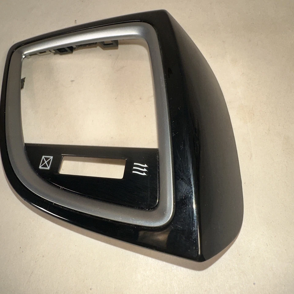 Bisel de tablero derecho BM BHN1 fabricante original Mazda 3 Sport 2014-2016 Foto 2 de 4