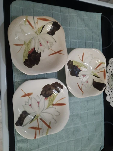 Red Wing Pottery Lotus Pattern Set of 3 Piece Square 7-1/2” Soup Bowls EUC