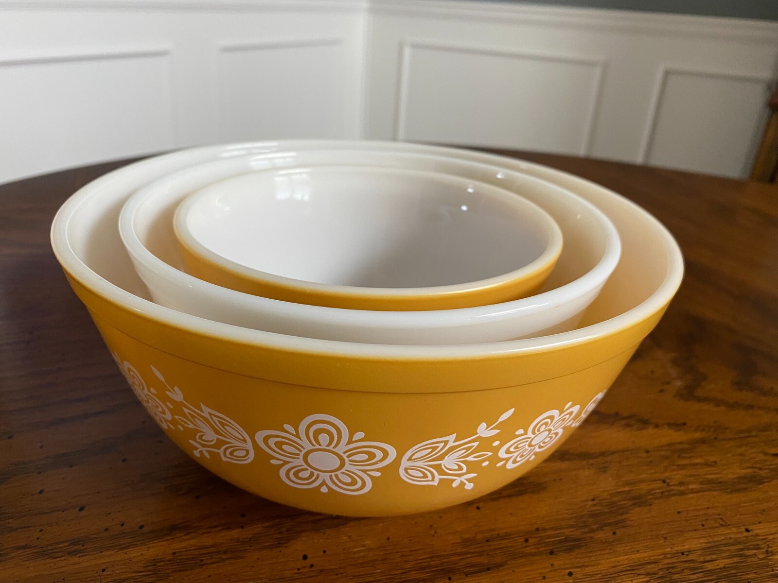 Vintage Pyrex Butterfly Gold 3-Piece Nesting Mixing Bowl Set 401 402 403