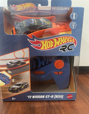 Hot Wheels RC '17 Nissan GT-R (R35) Remote Control Black Blue