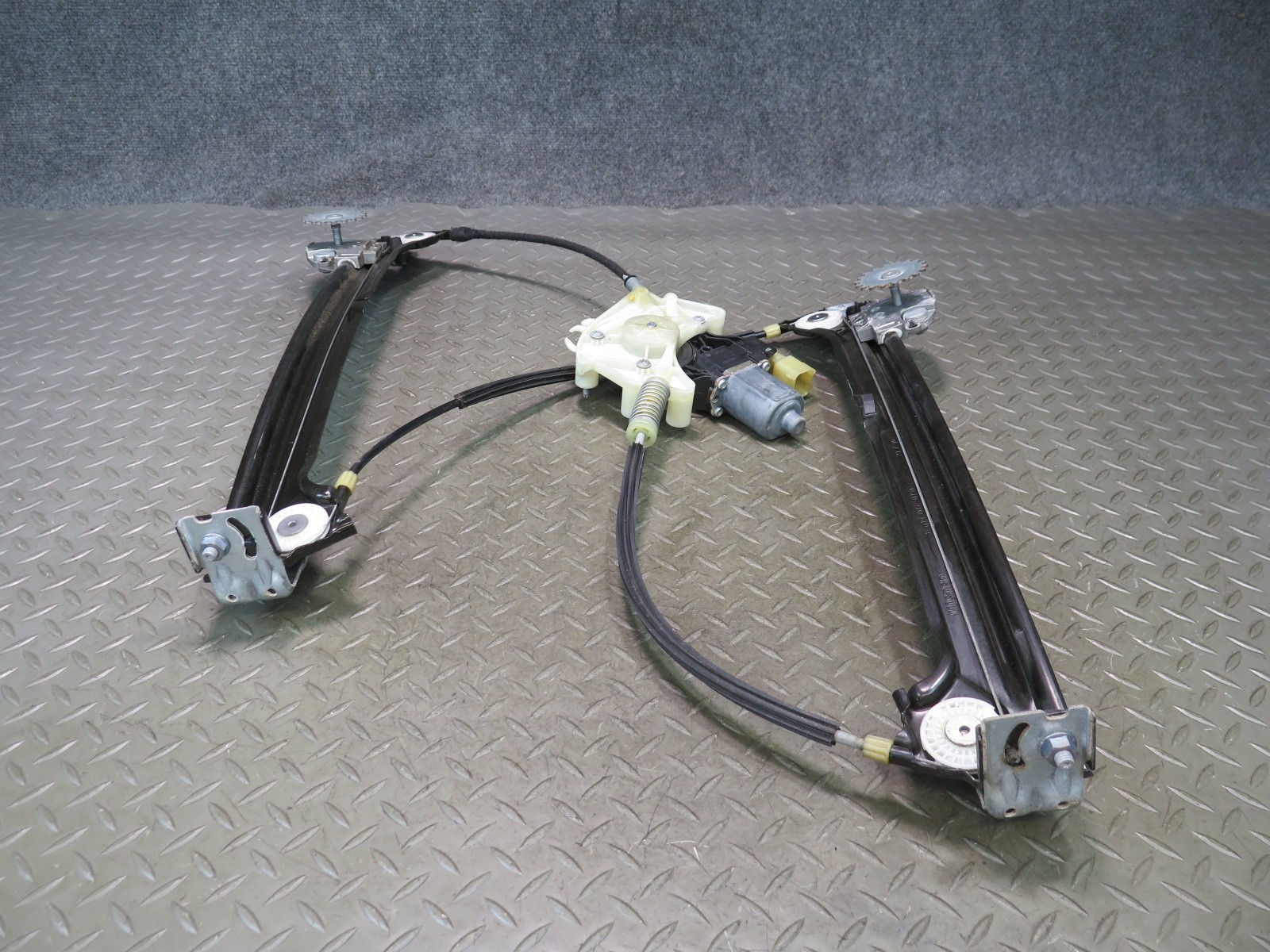 Maserati Ghibli 2014-2020 FRONT+RIGHT Window regulator