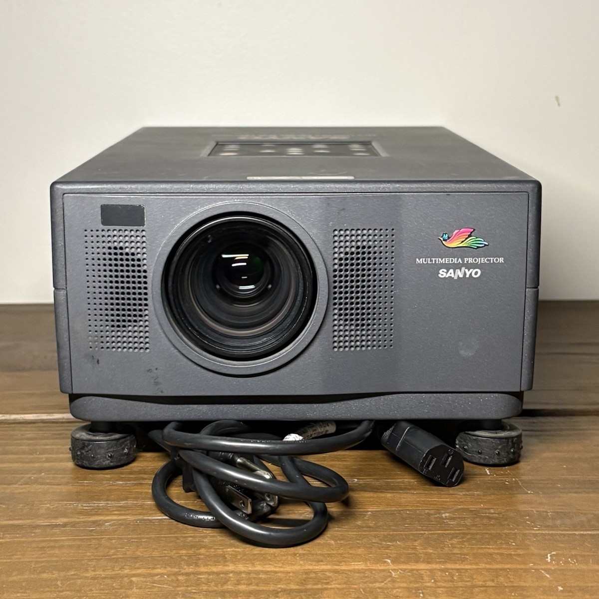 Sanyo Model PLC-XU10N Multimedia LCD Projector | eBay