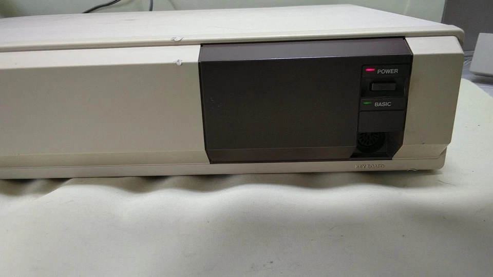 Chatarra Retro NEC PC-8801 PC-8044K con Teclado De Colección Mega Raro No Probado Foto 3 de 4