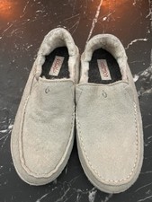 OluKai Women  s Size 5 Nohea Slippers pale Gray shearling lined