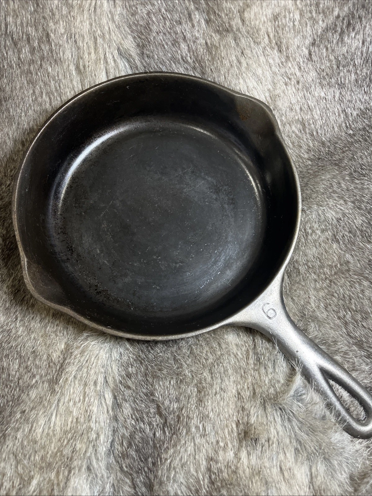 Wagner Ware Sidney -O- 1056x. #6 Cast Iron Skillet
