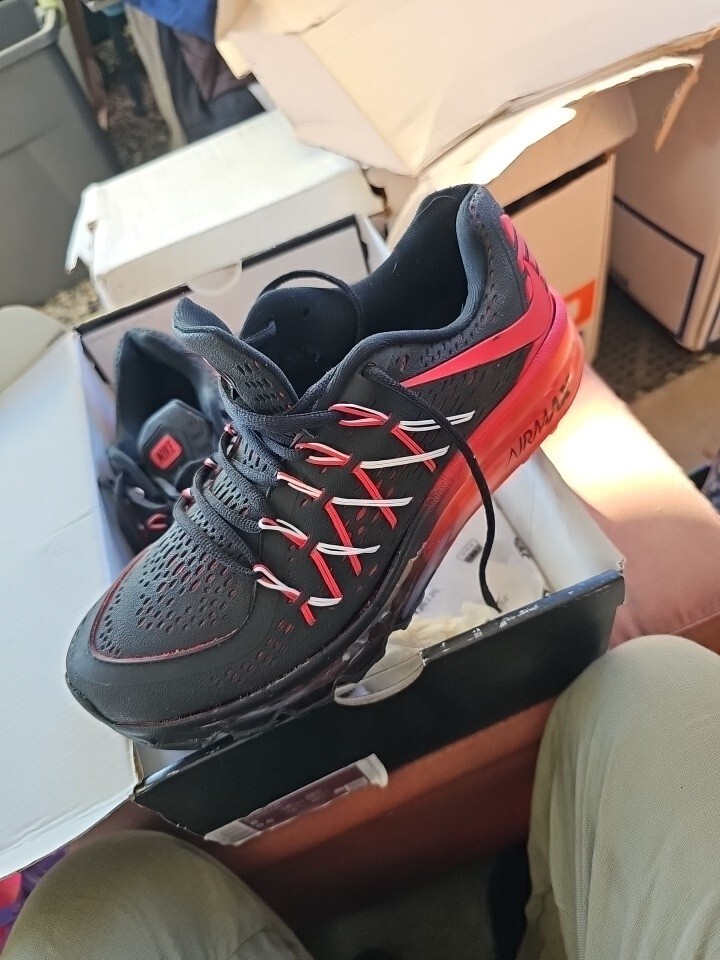 Nike Air Max 720 Black Red US 2014 New W Box 698903-043 No Tag Not Used