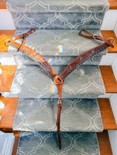 Twarda 1 turkusowa obroża na piersi buckstitch