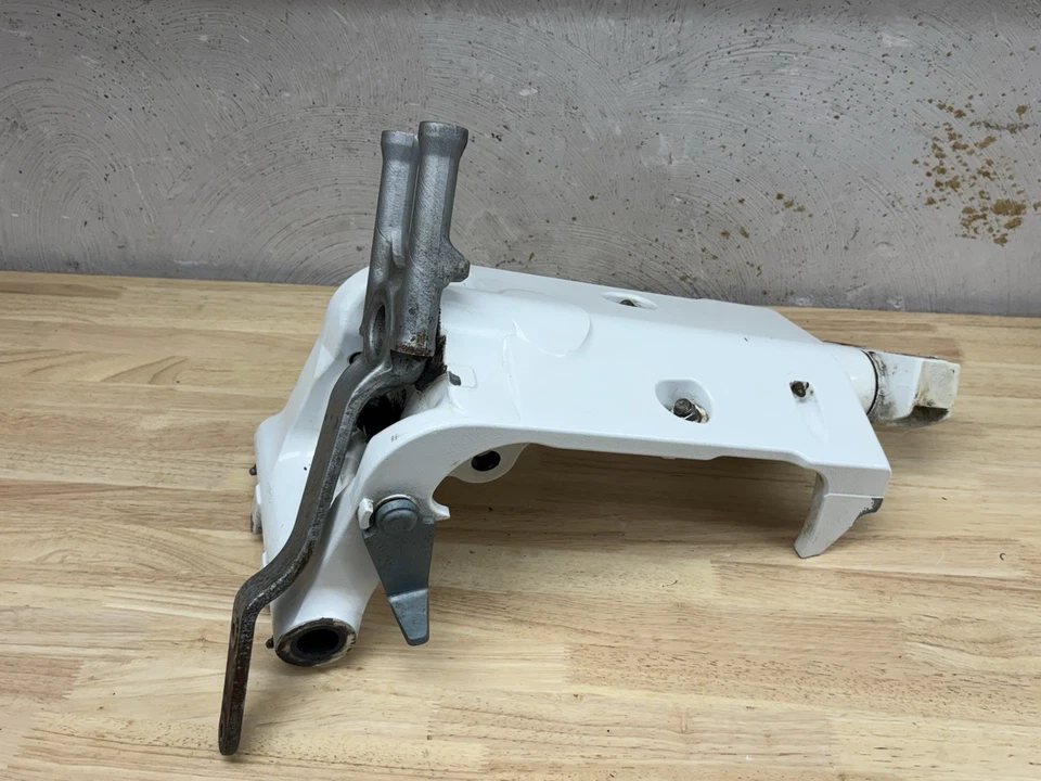 Funda giratoria y brazo de dirección Honda BF150 BF 135 115 140 150 Grand Prix blanco 2007 Foto 4 de 4