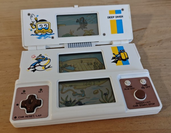 VTech Deep Diver Tri-Screen LCD Game 1982 Vintage Retro Console - Working