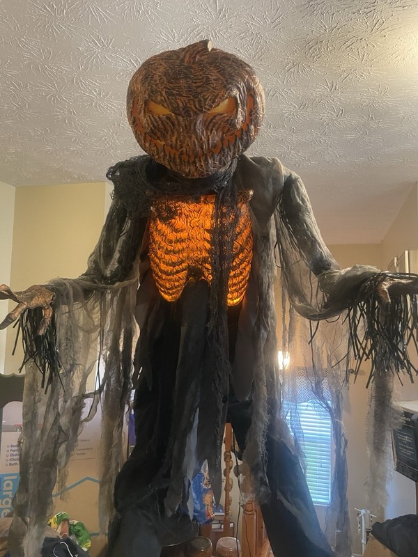 Seasonal Visions 7’ Animated Scorched Scarecrow w/fog machine Retired Halloween