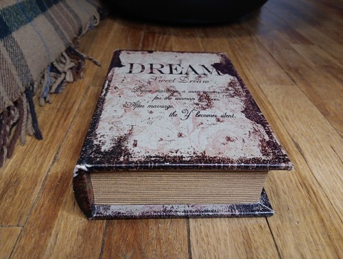 Faux Buch, versteckte geheime Aufbewahrungsbox, dekorativer Schmuck Safe 8 x 5 x 2 Zoll - Bild 19 von 19
