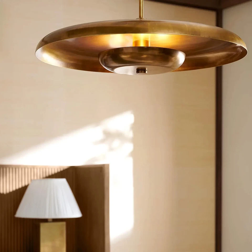 Lámpara colgante moderna de latón envejecido de mediados de siglo de la década de 1950, accesorio de techo retro de 24 pulgadas Foto 2 de 4