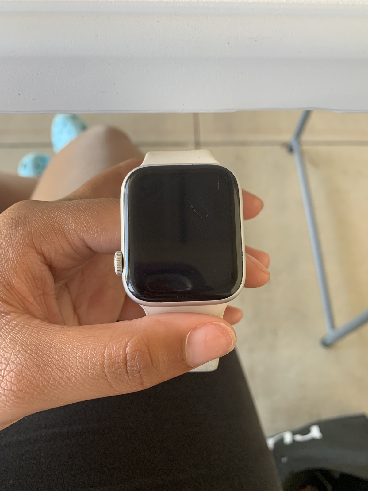 Apple Watch SE 44mm Silver Aluminum Case with White Sport Band Cellular MYEM2LLA-image