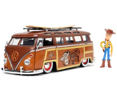 1962 VOLKSWAGEN T1 BUS W/ WOODY FIGURE 1/24 scale DIECAST CAR JADA