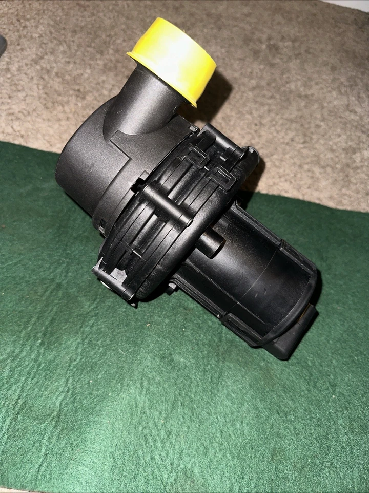 Bomba de inyección de aire secundaria Pierburg Foto 3 de 4