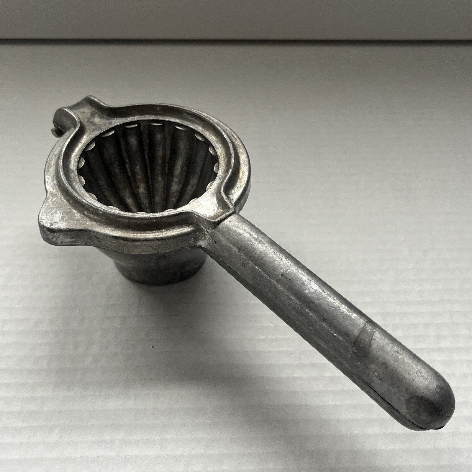 Cast Aluminum Lemon/Lime/Orange Squeezer Juicer 8