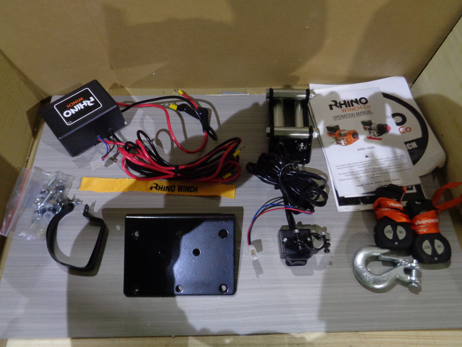 Rhino Electric Winch 12v 3000lbs Steel Cable Heavy Duty Fairlead Remote