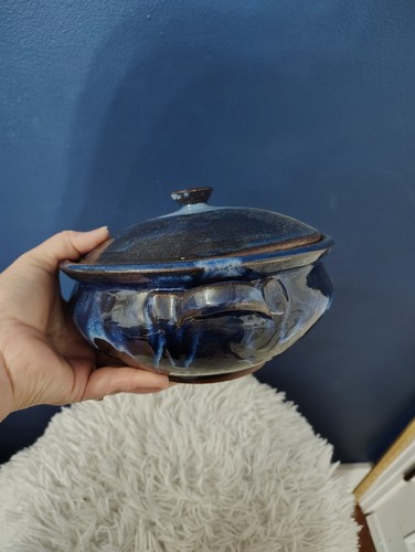 Vintage Bean Pot Studio Art Pottery Dish w Lid Heavy Double Handle Casserole - Picture 7 of 11