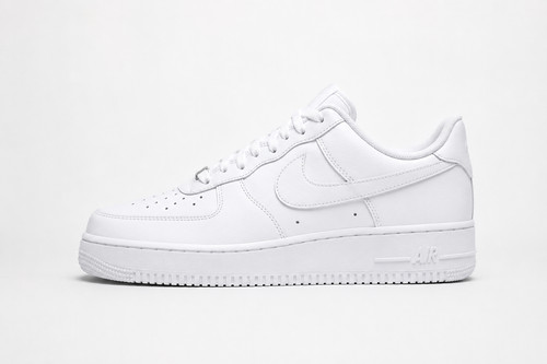 Nike Air Force 1 low Triple Classic - Streetwear Essential