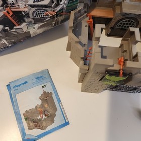 Playmobil 6002 Knights Green Wolf Castle 2013 with Box