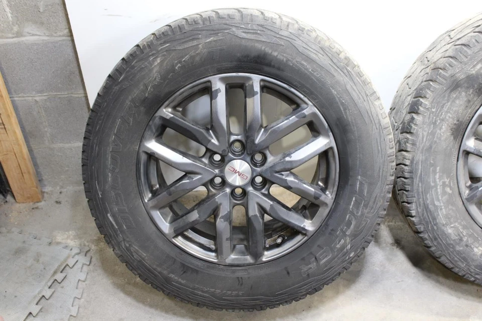 2017-19 GMC Acadia SLT-1 Wheel Tire Cooper Discover A/T 265/65R18 Set 4 84760166 - Image 2 of 4