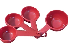 KitchenAid Red Measuring Cup Set of 4.   Standard    1/4, 1/3, 1/2, 1 Cup ring