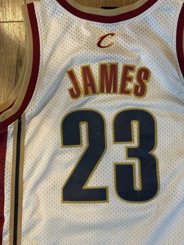 Vtg Cleveland Cavaliers Nike Jersey BOYS MEDIUM +2 White LEBRON JAMES #23 Rookie