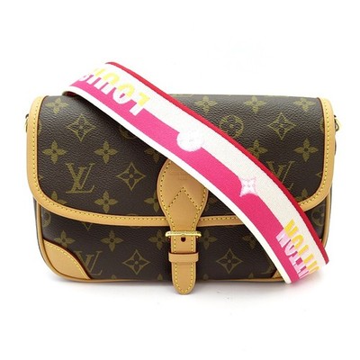 LOUIS VUITTON Diane NM PM M46049 Monogram Schultertasche Fuchsia GEBRAUCHT
