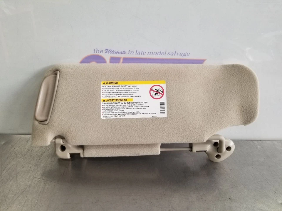 02 2002 Chevy Suburban 1500 parasol iluminado pasajero derecho beige Foto 2 de 4