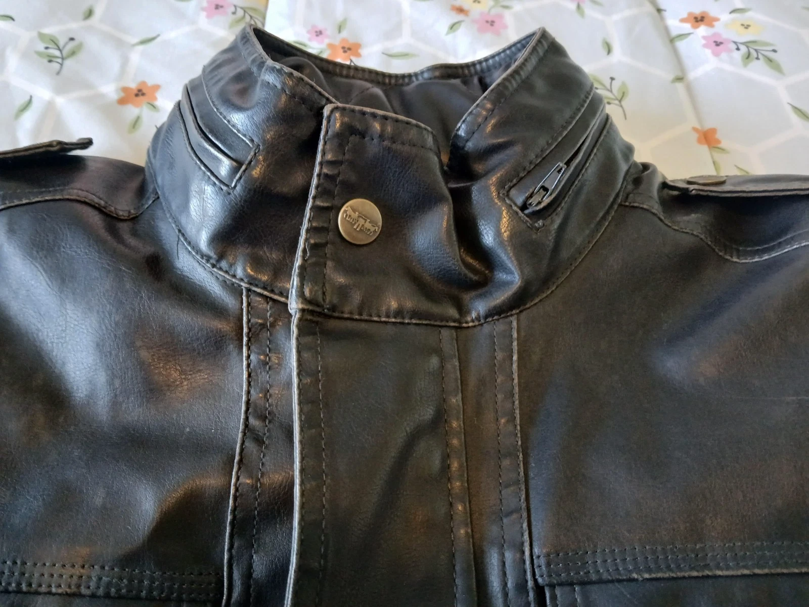 MEN'S LEVI'S GENTLY USED BROWN FAUX LEATHER 4 POCKET QUILT LINED MOTO JACKET XL image 8