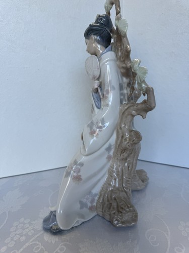 Lladro Japanese Geisha Girl Retired Porcelain Figurine #4807 - Picture 6 of 9