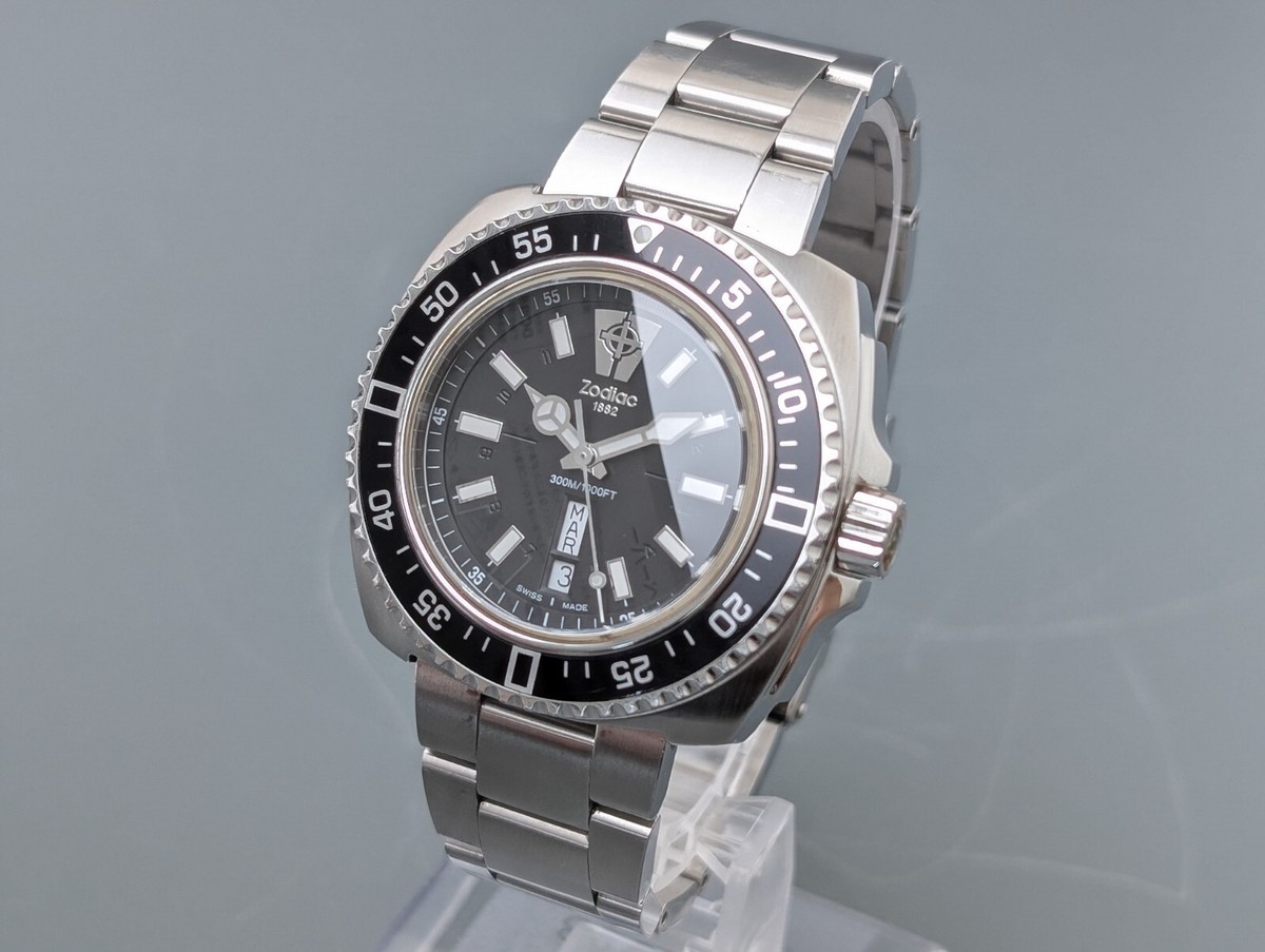 ZODIAC V-Wolf Day Date Quartz Black Dial 300M Divers Men's Watch