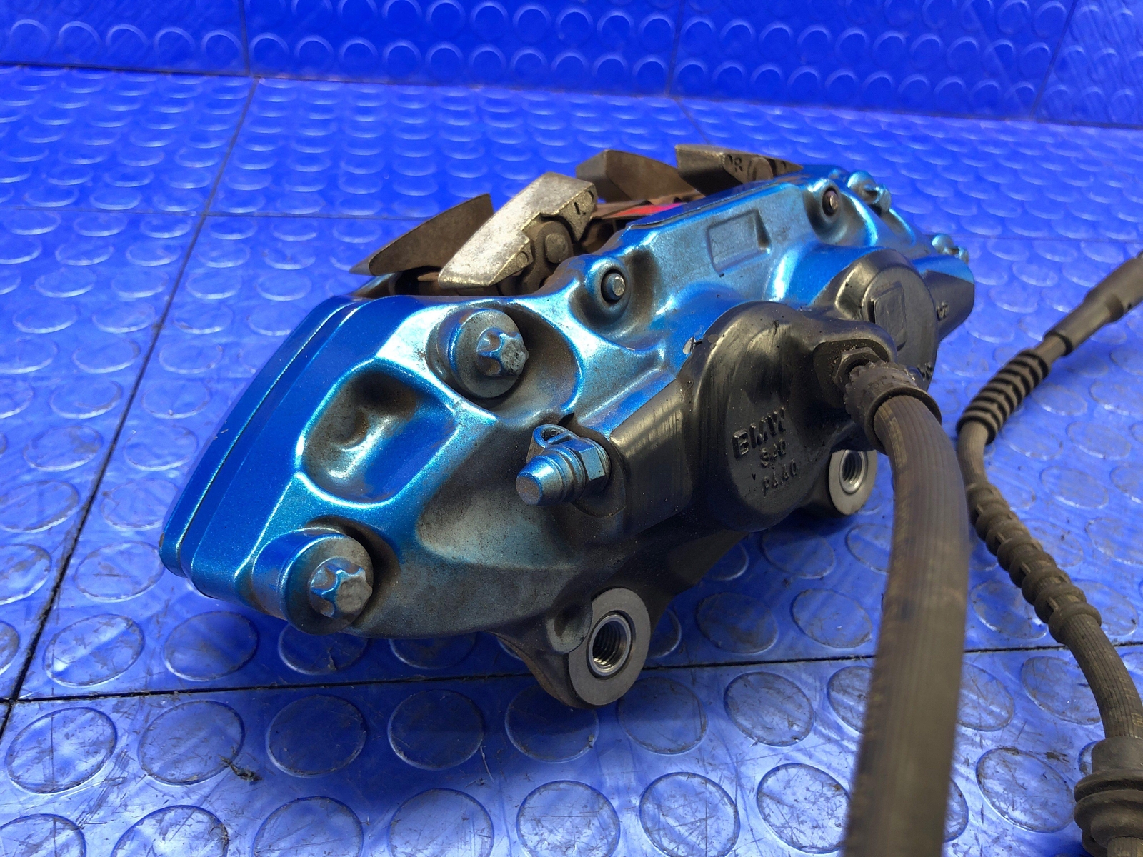 2014-2019 BMW I8 OEM FRONT RIGHT BRAKE CALIPER *POWDER COATED*