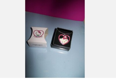Sanrio 2014 Avon Hello Kitty Sweetheart Necklace Collier D amour New in box