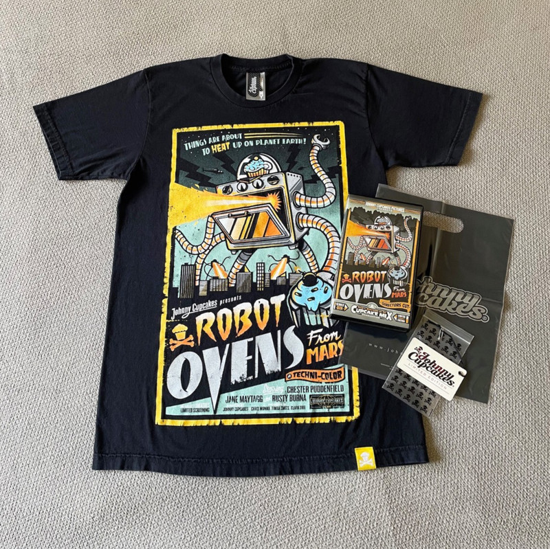 JOHNNY CUPCAKES Robot Ovens From Mars TShirt Mens M TSITCM Limited 139/500 RARE