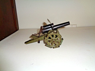 Elastolin 6.5cm scale Cannon with Mud Cleats Lineol