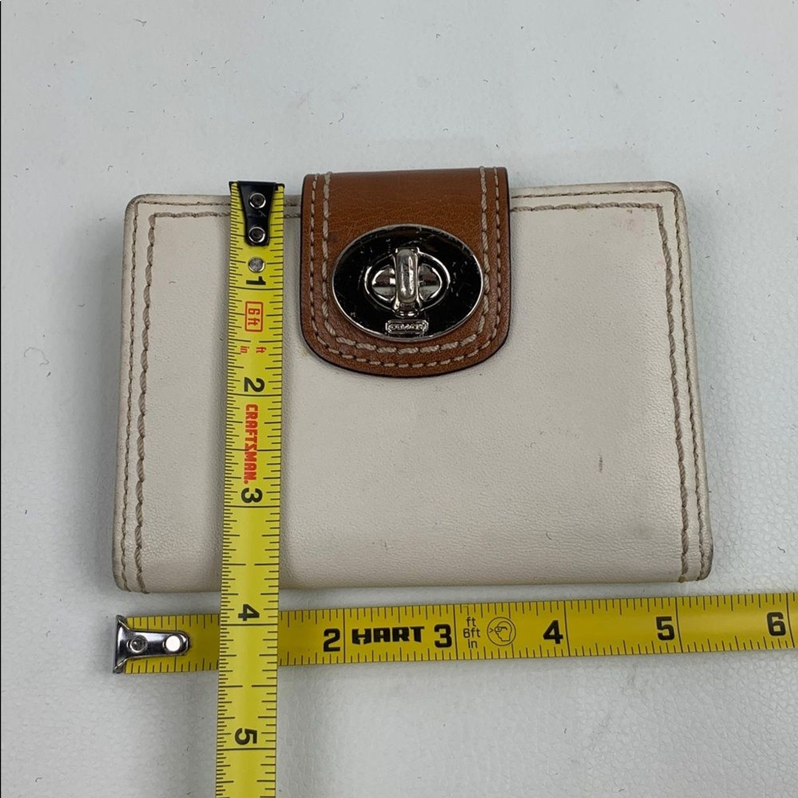 Coach Cream and Tan Leather Wallet Silver Turnkey Opening ID slip pockets thumbnail 13