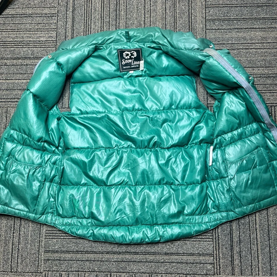 Vintage Snow Lion Puffer Vest Men’s Extra Small Green Rare Warm Streetwear Ski - Image 3 of 4